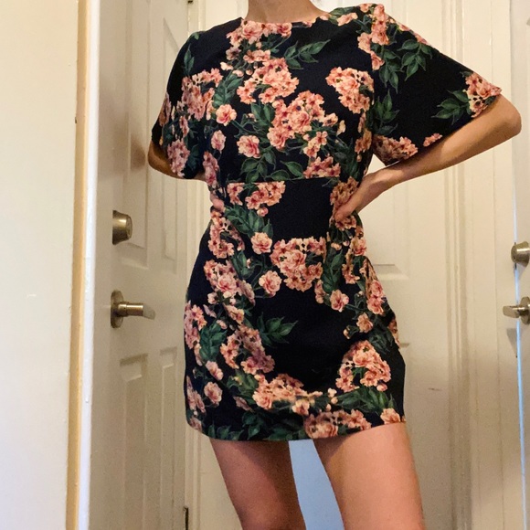 Floral t-shirt dress - Picture 1 of 3